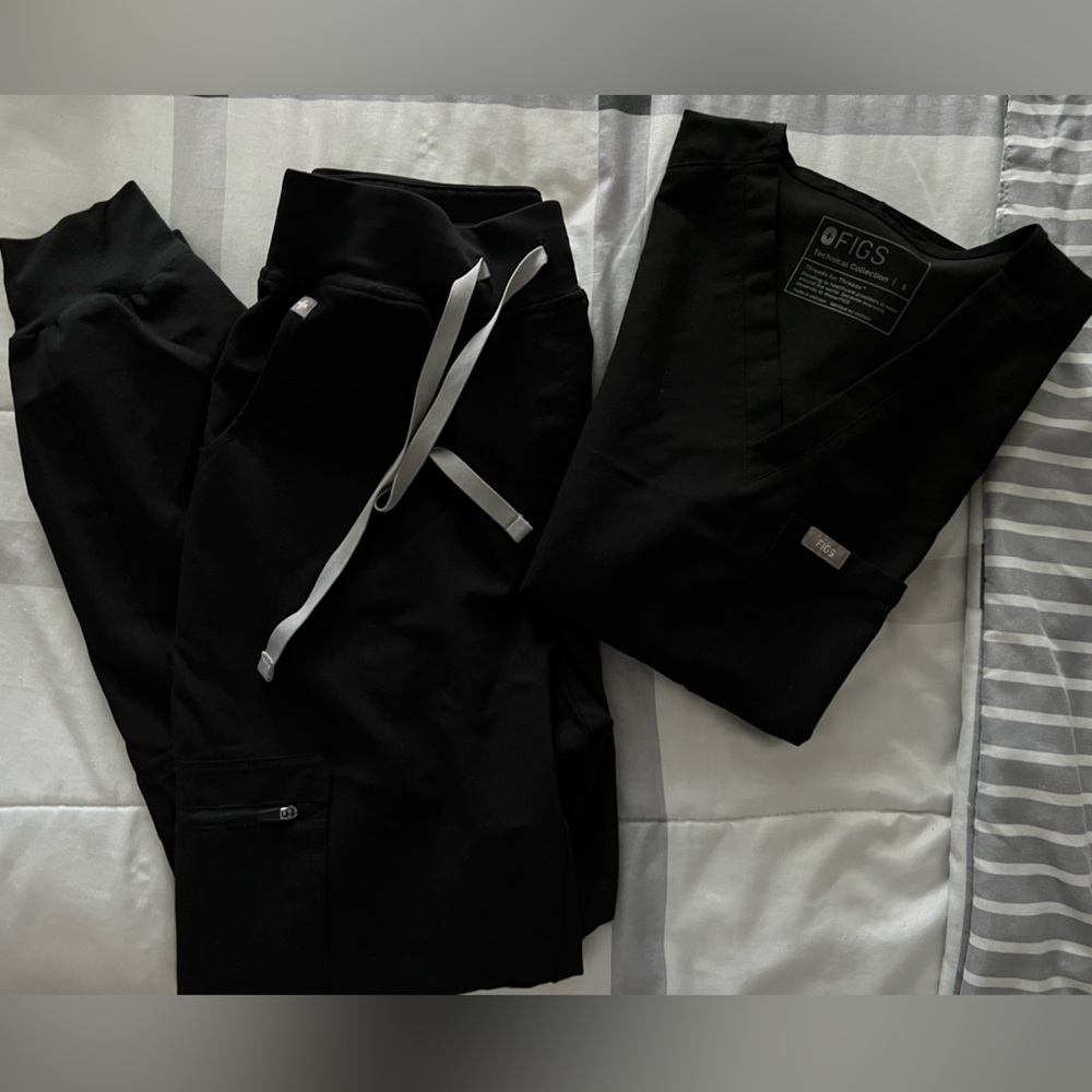 Figs Black Scrubs Set
